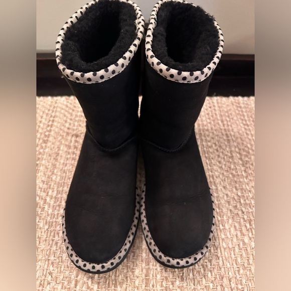 ASO Aria Montgomery Pretty Little Liars Ugg Australia Polka Dot Trimmed Boots 7 - Picture 6 of 9